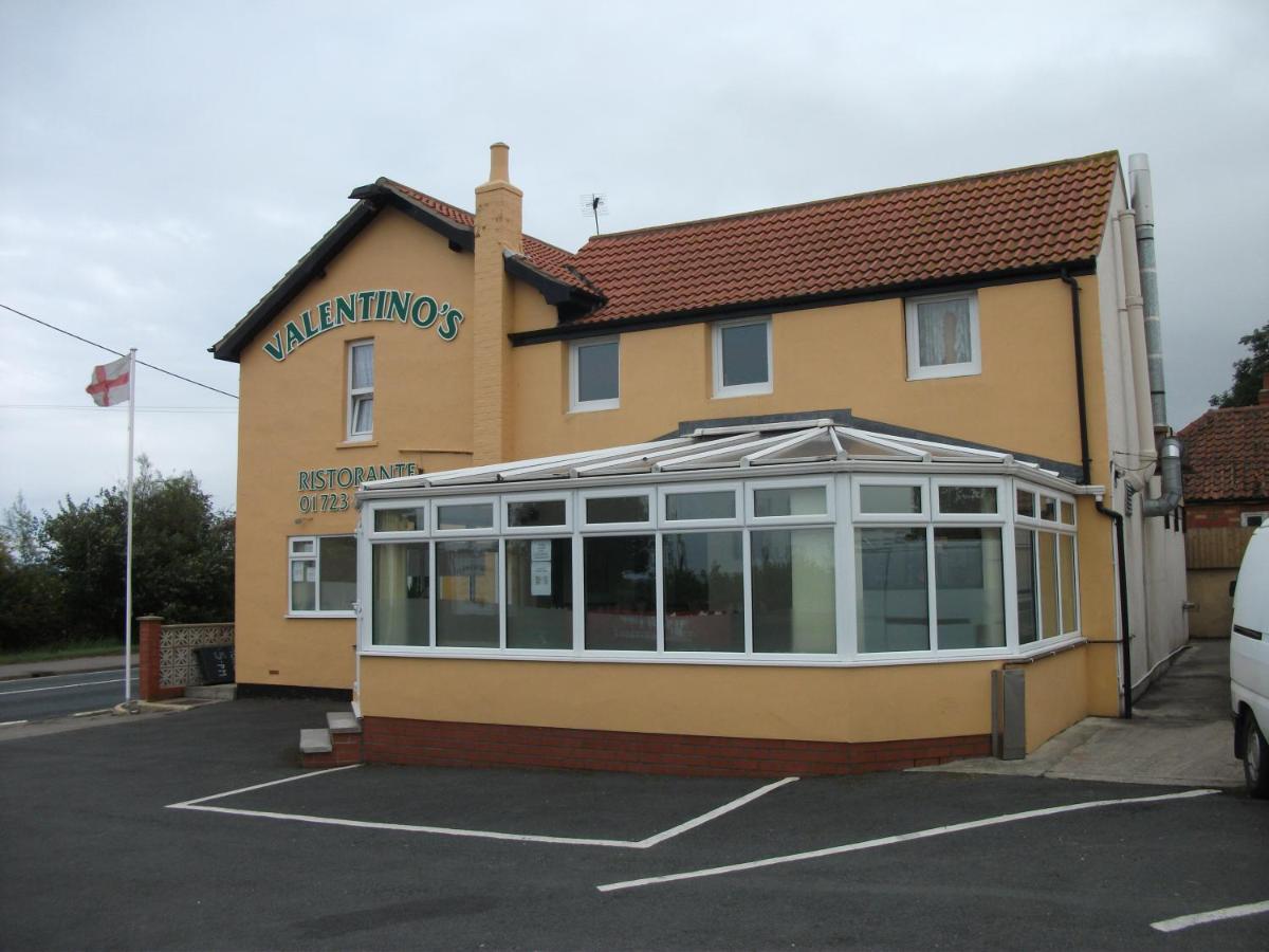 Valentino'S Filey Exterior photo